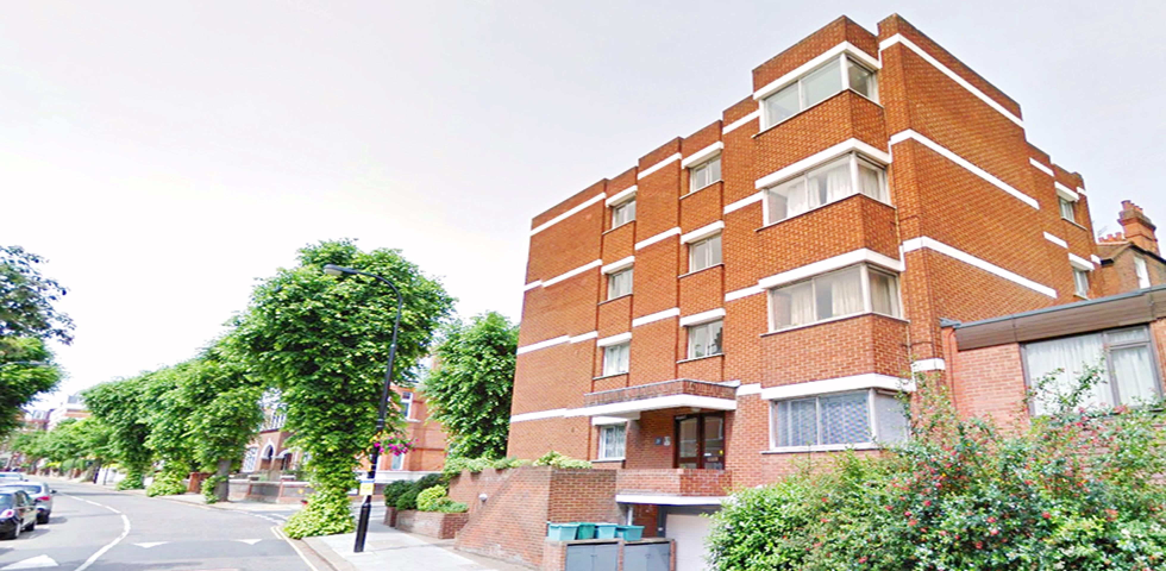 			UNDERGROUND PARKING SPACE!, 1 Bedroom, 1 bath, 1 reception Flat			 Lymington Road, WEST HAMPSTEAD  NW6